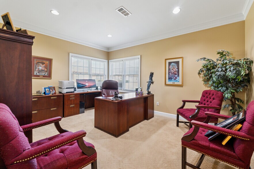 More Photos Of 301-304 Macy Dr, Roswell Medical For Sale