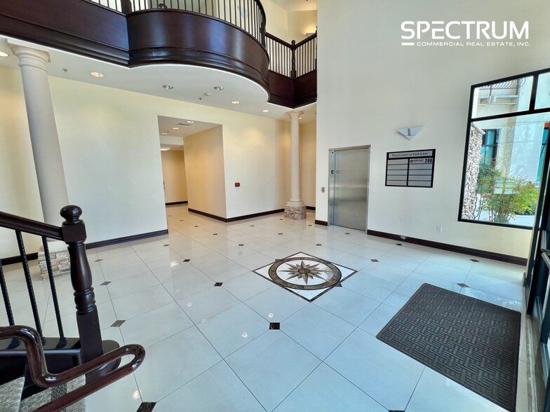 More Photos Of 145 Park Ln, Moorpark Medical For Lease