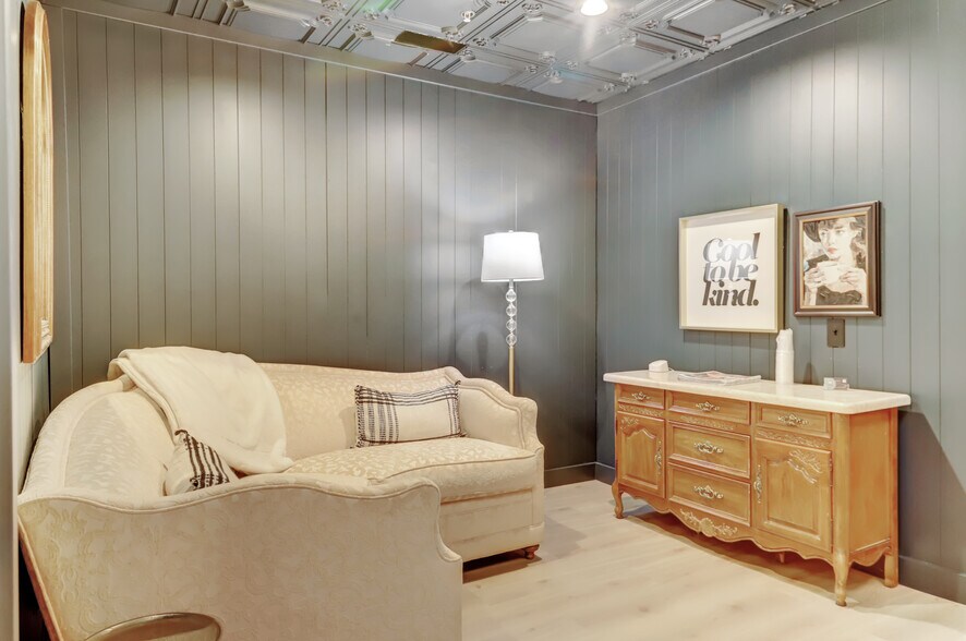 More Photos Of 233 Broad St, Nevada City Hotel For Sale