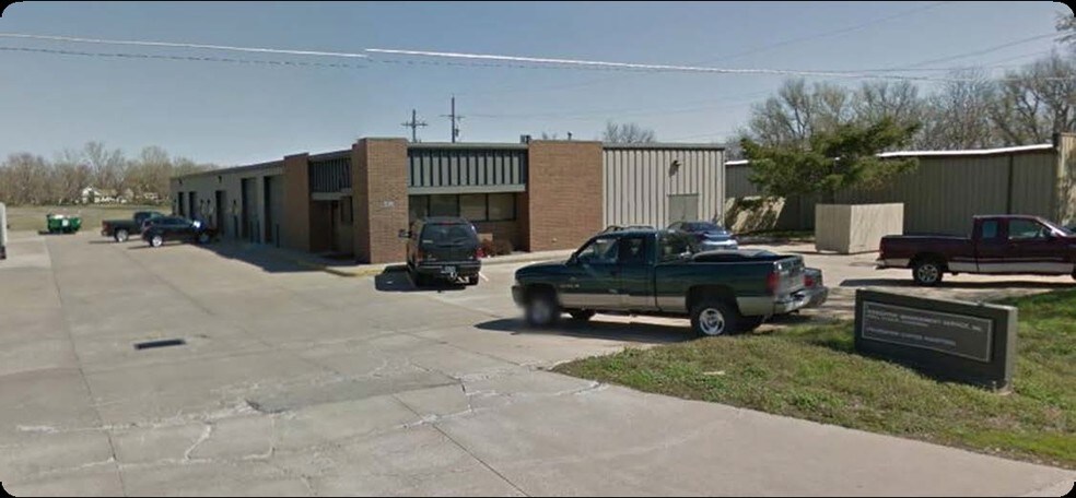More Photos Of 536 NW Tyler Ct, Topeka Warehouse For Lease