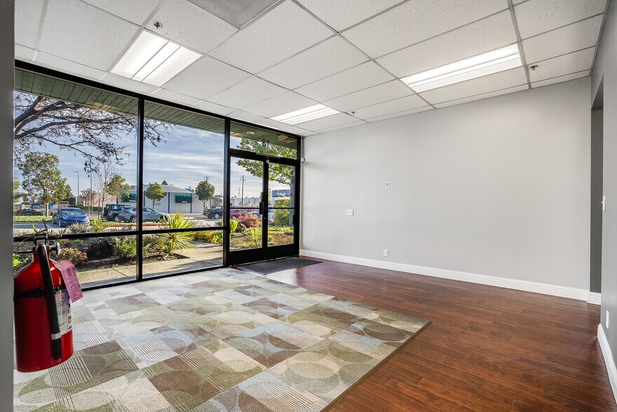 More Photos Of 1300 Industrial Rd, San Carlos Research And Development For Lease