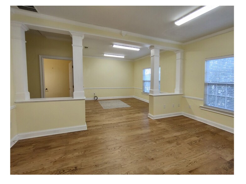 More Photos Of 250 John Knox Rd, Tallahassee Office For Lease
