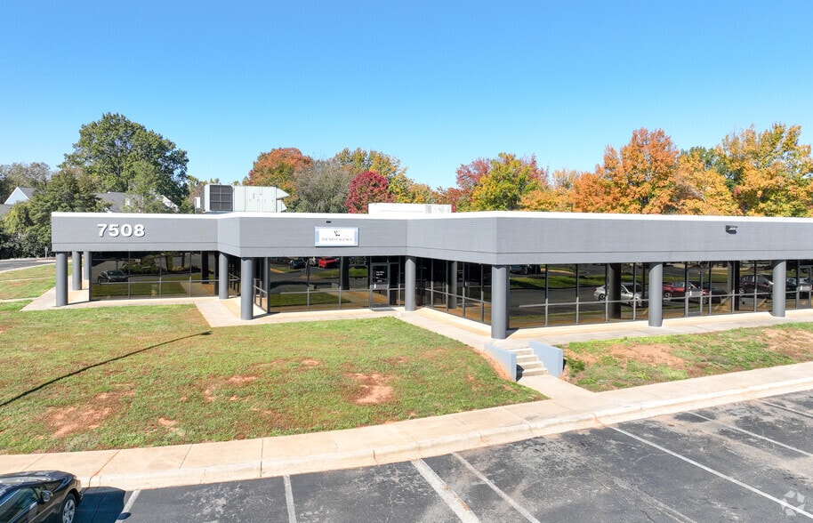 More Photos Of 7500 E Independence Blvd, Charlotte Unknown For Lease