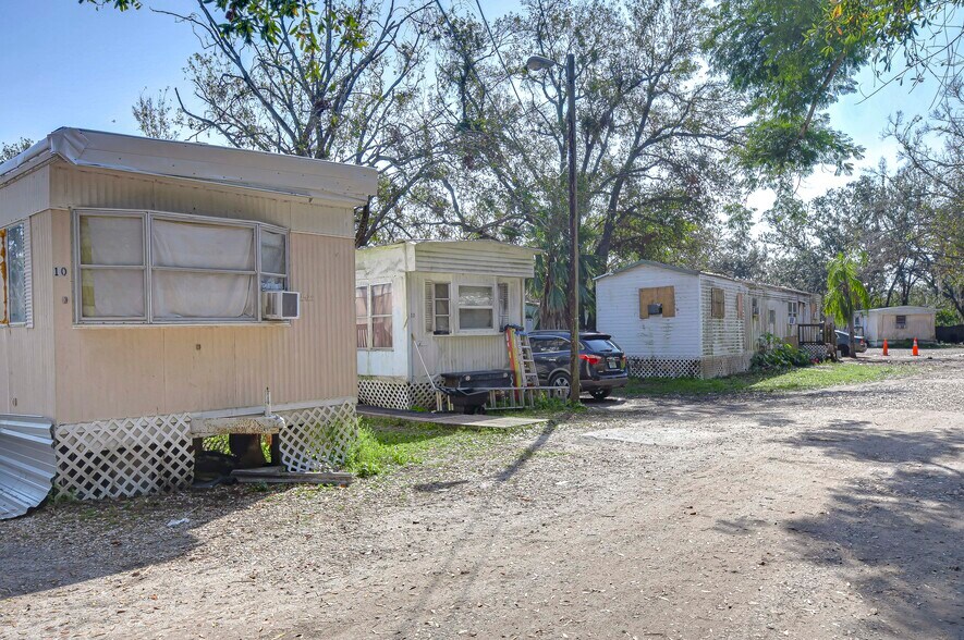 More Photos Of 425 18th St SE, Ruskin Manufactured Housing Mobile Home Park For Sale