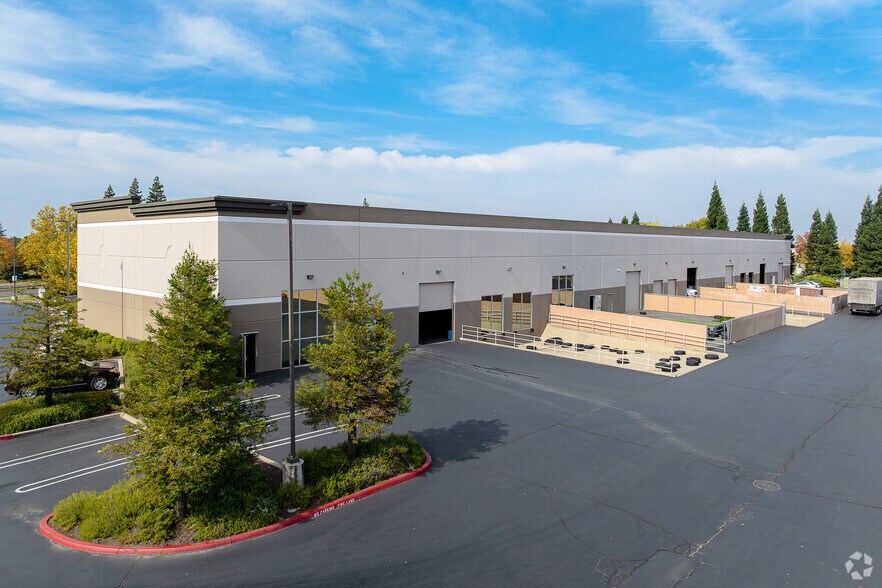 More Photos Of 10015 Foothills Blvd, Roseville Warehouse For Lease