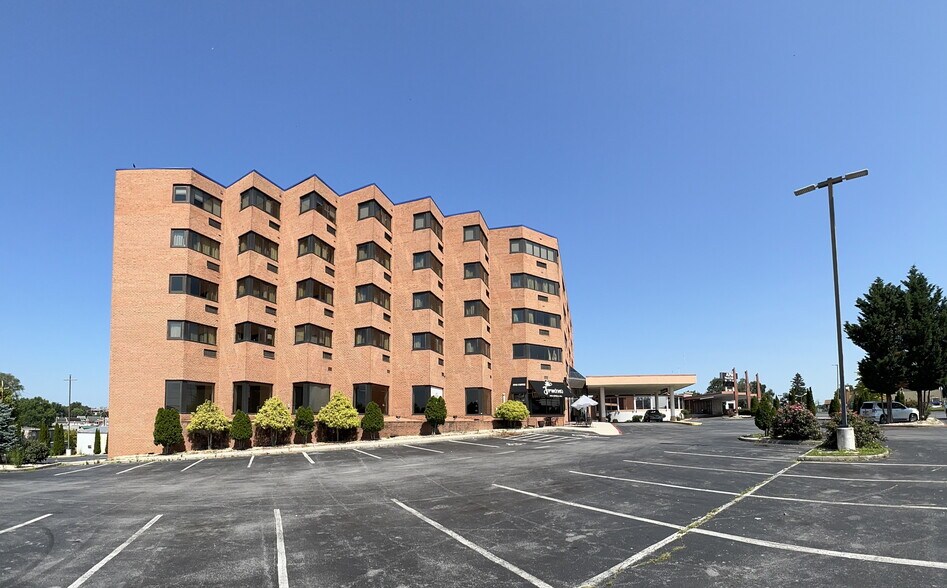 Primary Photo Of 431 Dual Hwy, Hagerstown Hotel For Lease