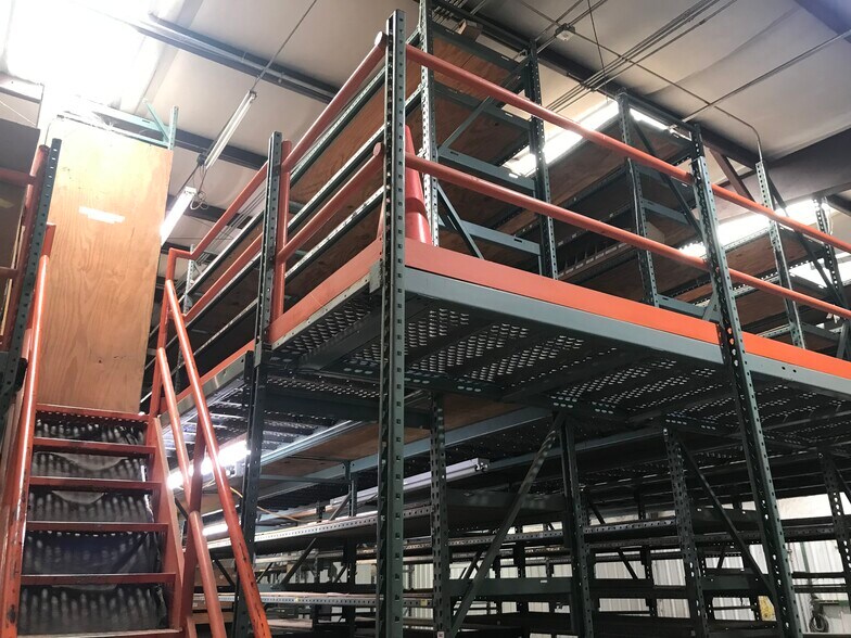 More Photos Of 13031 Veterans Memorial Hwy, Douglasville Warehouse For Lease