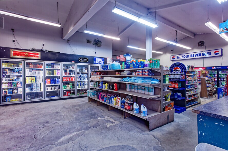 More Photos Of 112 Main St, Elma Flex For Sale