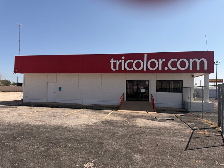 More Photos Of 3818 W Wall St, Midland Freestanding For Lease