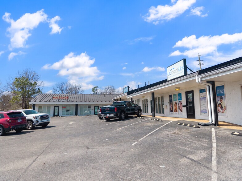 More Photos Of 5204 S Thompson St, Springdale Storefront Retail Office For Lease