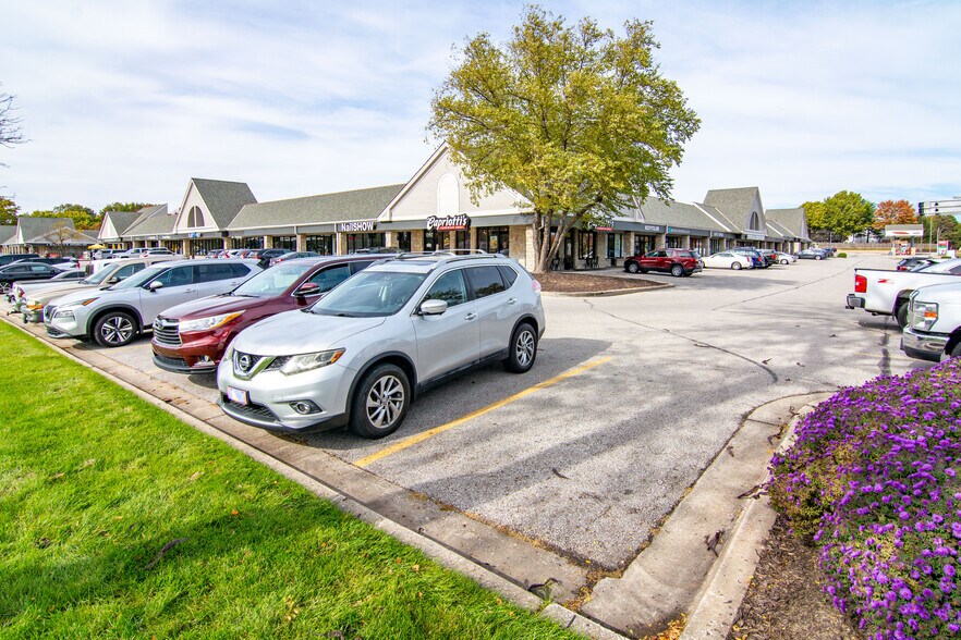 More Photos Of 11800-11922 W 119th St, Overland Park Unknown For Lease