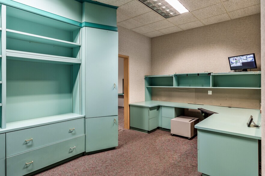More Photos Of 6212 Material Ave, Loves Park Warehouse For Sale