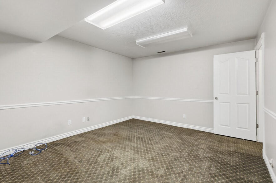 More Photos Of 1372 S 740 E, Orem Office For Lease