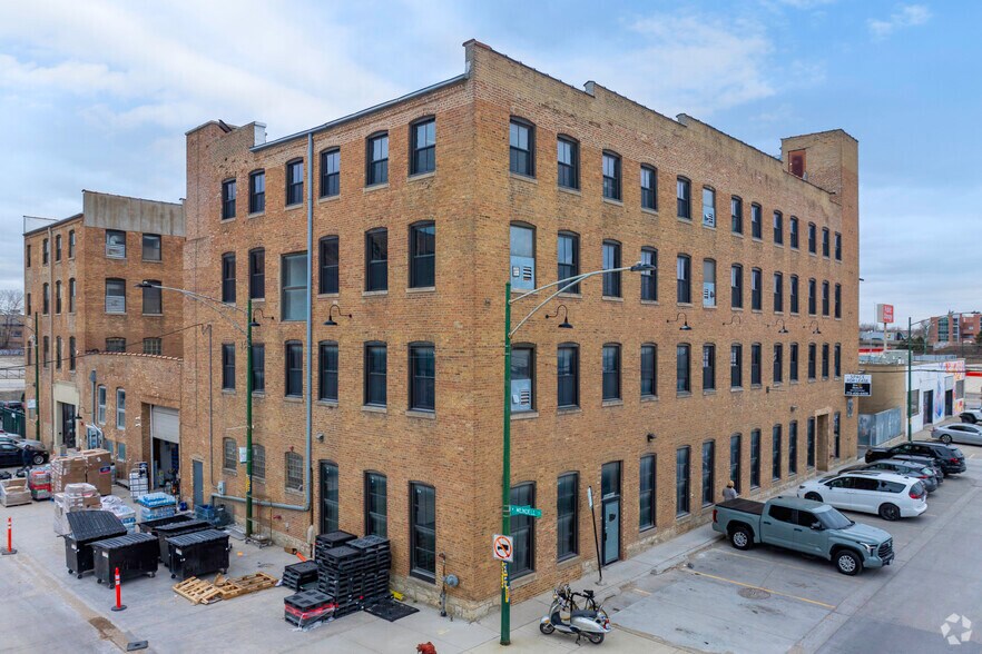 More Photos Of 1525 W Homer St, Chicago Loft Creative Space For Sale