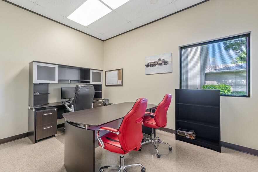 More Photos Of 5119 Hiltonview Rd, Houston Warehouse For Lease
