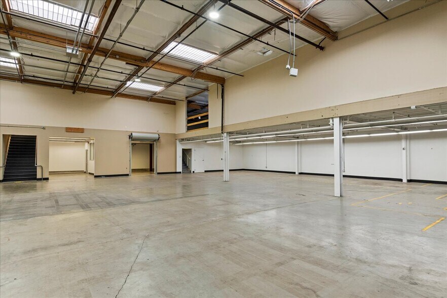 More Photos Of 901 Shasta St, Redwood City Warehouse For Lease