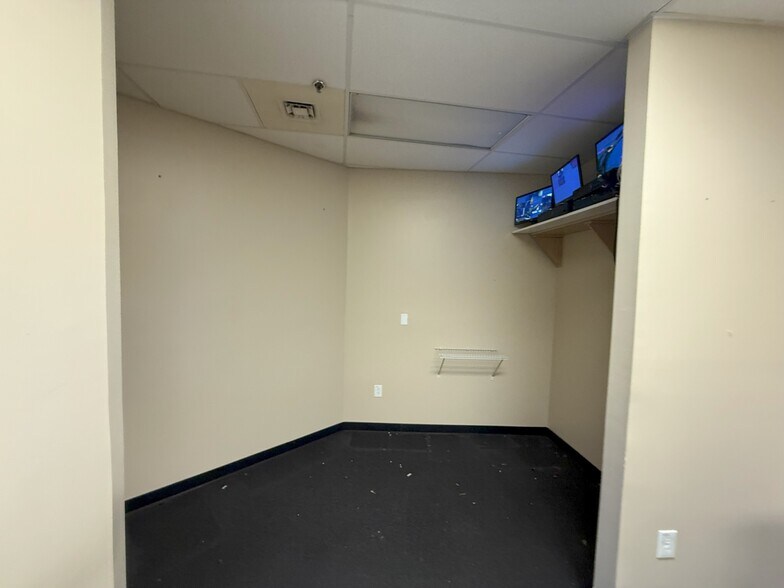 More Photos Of 10175 Tamiami Trl, Punta Gorda General Retail For Sale