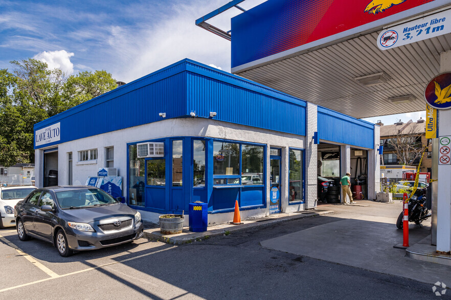 Primary Photo Of 295 Av Dorval, Dorval General Retail For Sale