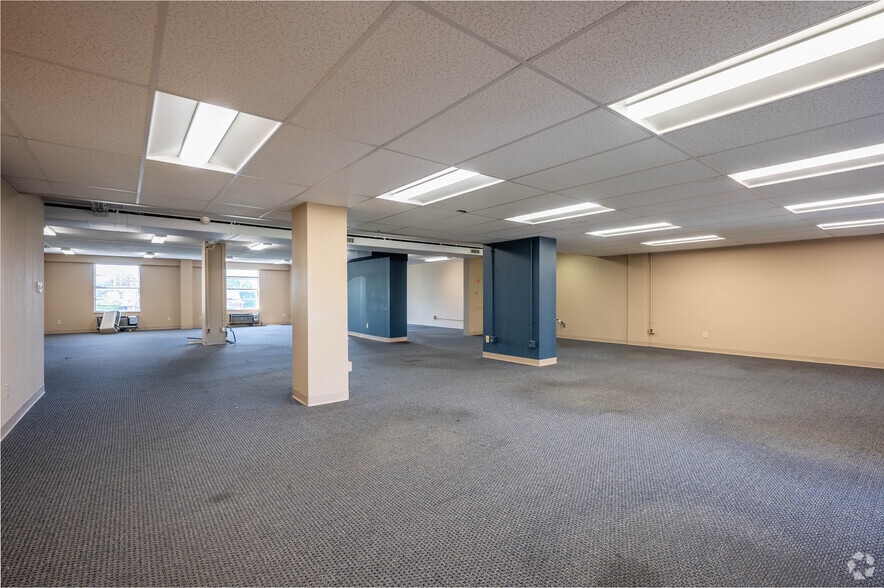 More Photos Of 3266 N Meridian St, Indianapolis Medical For Lease