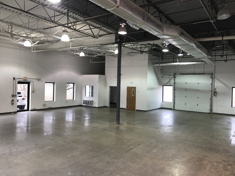 More Photos Of 20 Research Pky, Old Saybrook Light Manufacturing For Lease