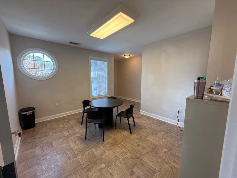 More Photos Of 3105 Creekside Village Dr, Kennesaw Office For Sale