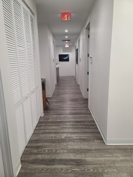 More Photos Of 11050 Griffin Rd, Cooper City Freestanding For Lease