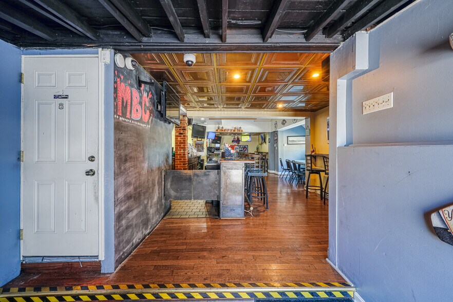 More Photos Of 7100 Sollers Point Rd, Baltimore Restaurant For Sale