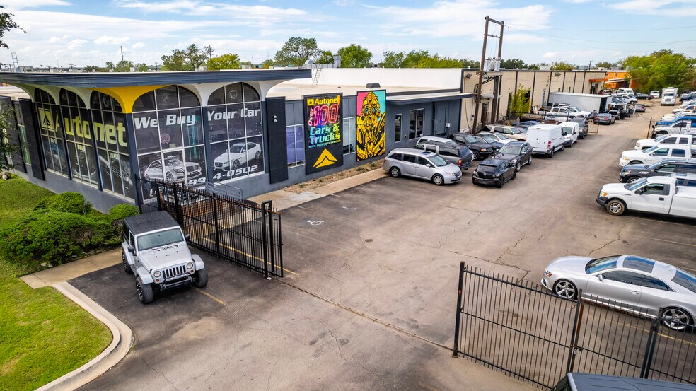 More Photos Of 1365 Regal Row, Dallas Distribution For Sale
