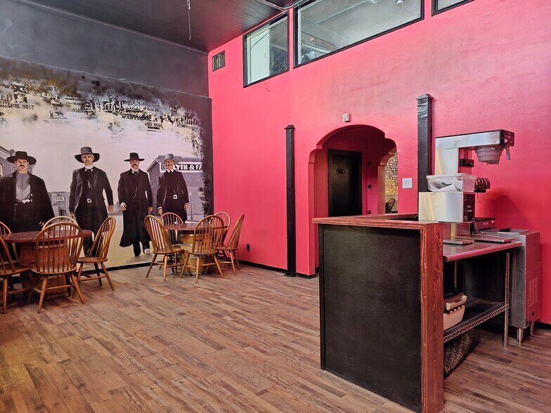 More Photos Of 1011 Front St, Evanston Restaurant For Lease