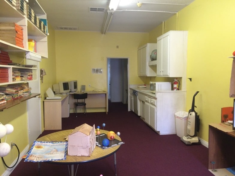 More Photos Of 12065 Paramount Blvd, Downey Storefront For Lease