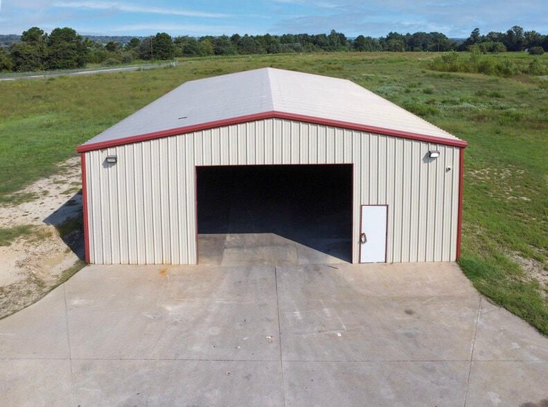 More Photos Of 8102 County Road 313 E, Tyler Distribution For Sale