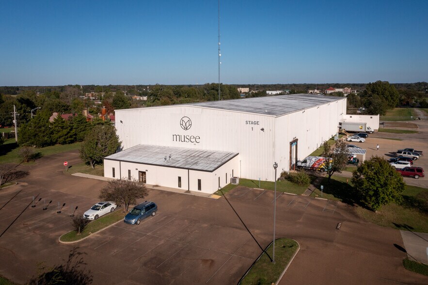 More Photos Of 123 Watford Park Way Dr, Canton Warehouse For Lease