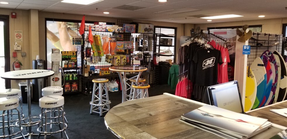 More Photos Of 2101 Route 176, Prairie Grove Showroom For Sale