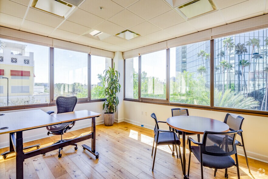 More Photos Of 600 Cleveland St, Clearwater Office For Lease