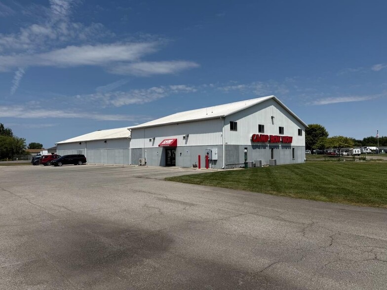 More Photos Of 5311 Commerce Cir, Indianapolis Warehouse For Sale