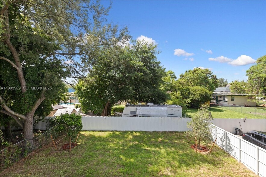 More Photos Of 2742 NW 48th St, Miami Healthcare For Sale