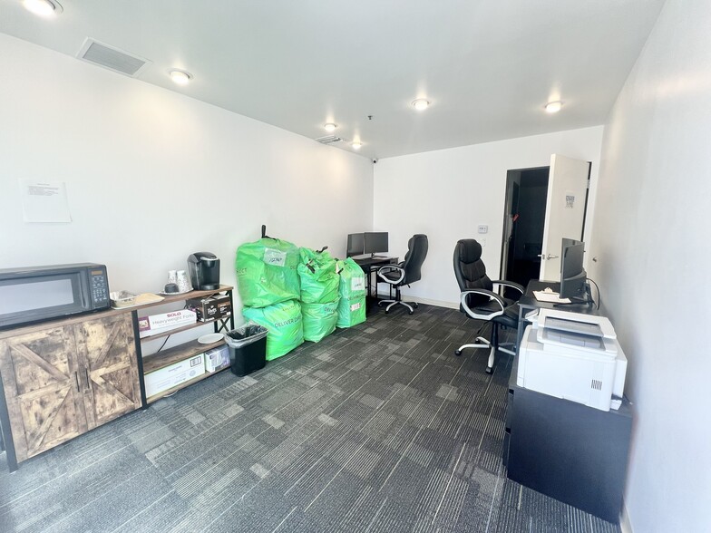 More Photos Of 11160 Hindry Ave, Los Angeles Warehouse For Lease