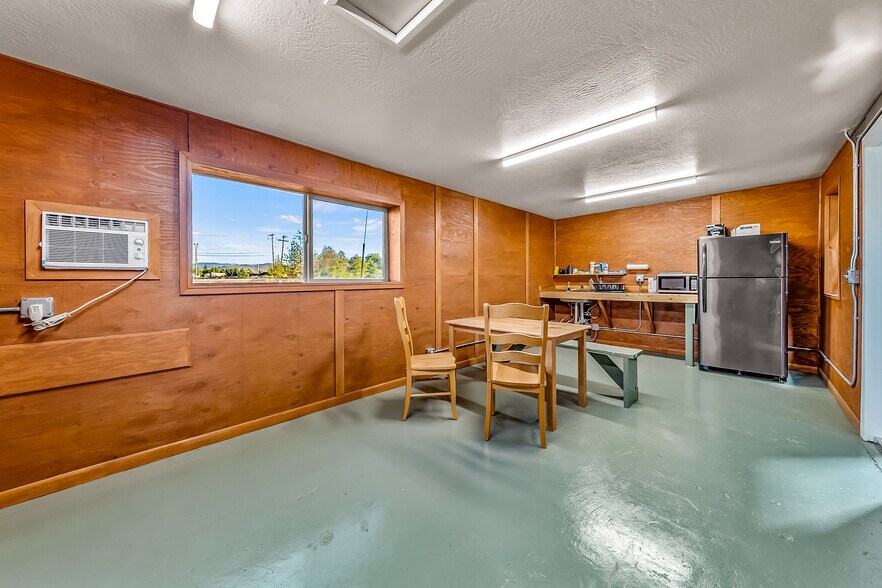 More Photos Of 8211 15th St, Medford Warehouse For Sale