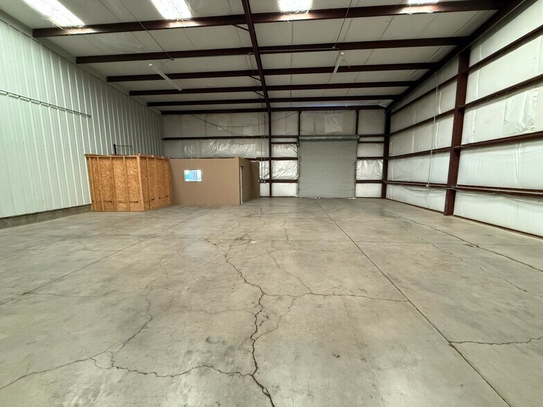 More Photos Of 100 E 9th St, Douglas Warehouse For Sale