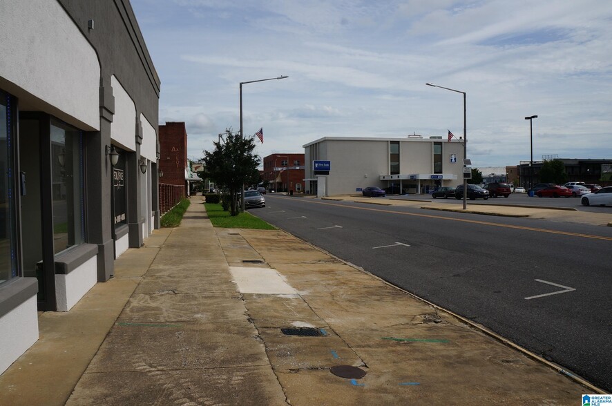 More Photos Of 103-107 N Norton Ave, Sylacauga Storefront For Sale