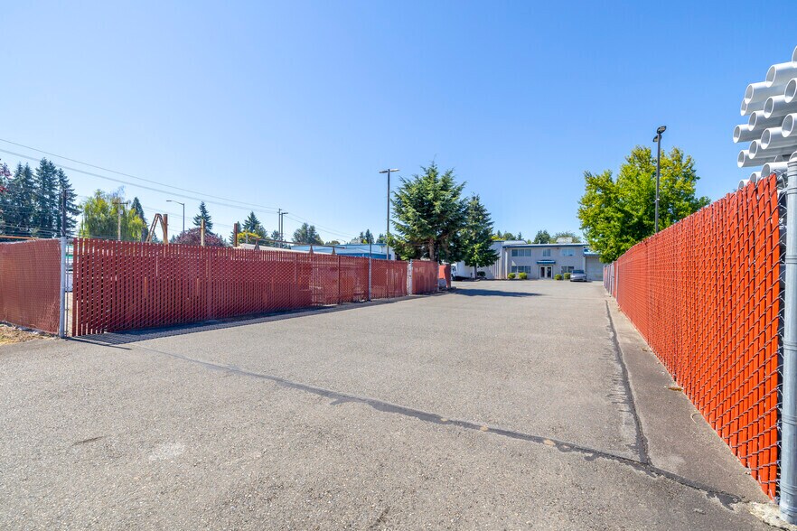 More Photos Of 5300-5320 Lacey Blvd SE, Lacey Warehouse For Lease