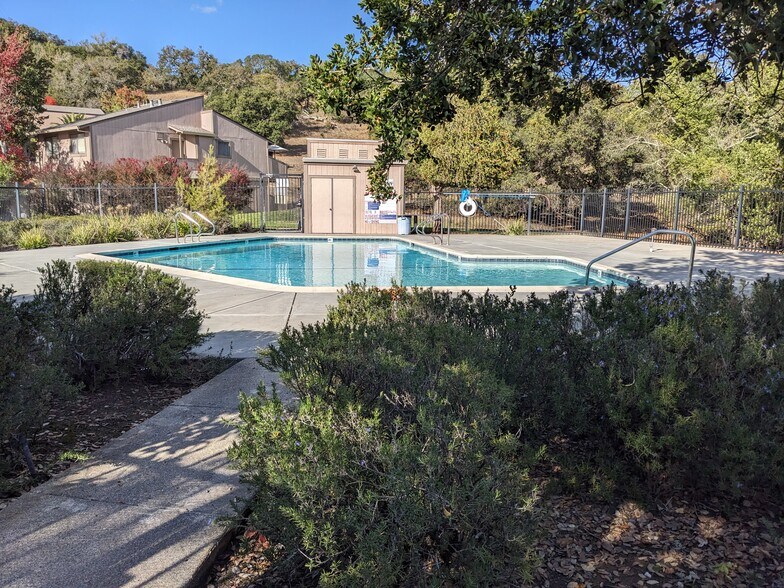 More Photos Of 17 Clay Ct, Novato Apartments For Sale