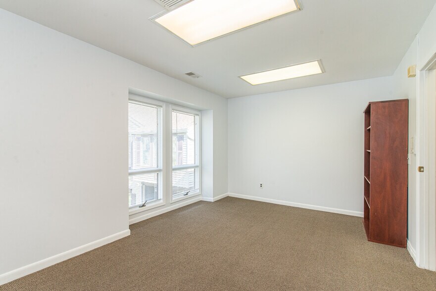 More Photos Of 150 River Rd, Montville Business Park For Lease