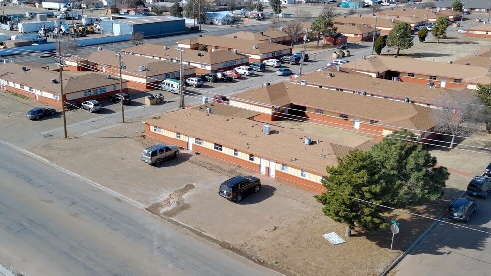 More Photos Of 1725 E 1st St, Dumas Multifamily For Sale