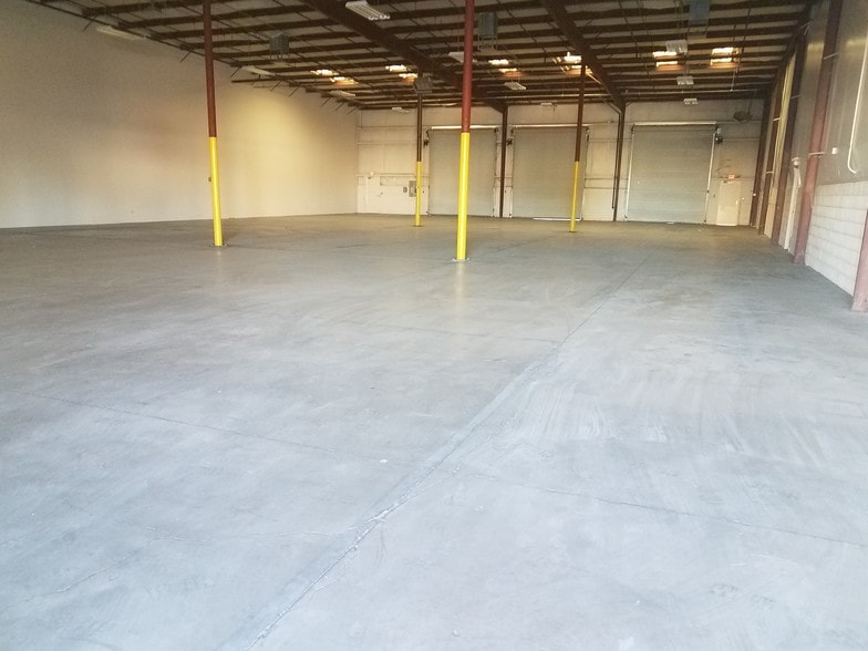More Photos Of 3915 W Hacienda Ave, Las Vegas Warehouse For Lease