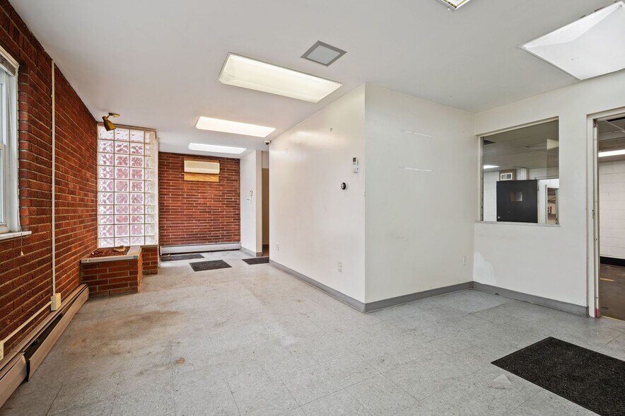 More Photos Of 5335 Butler St, Pittsburgh Storefront Retail Residential For Sale