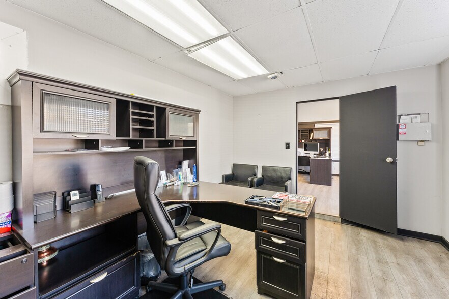 More Photos Of 3939 W Coast Hwy, Newport Beach Freestanding For Lease