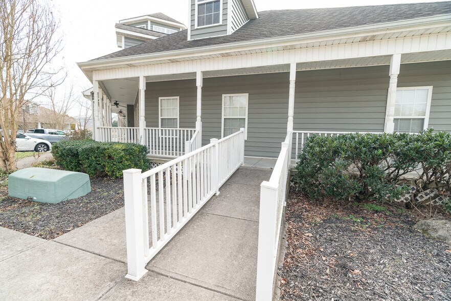 More Photos Of 130 Willowcreek Blvd, Sweetwater Medical For Sale