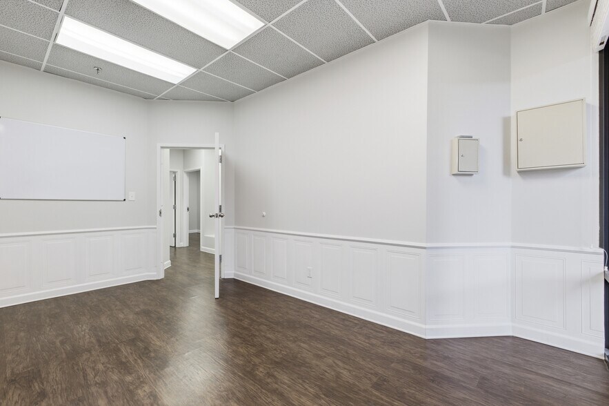 More Photos Of 104-176 Cude Ln, Madison Medical For Lease