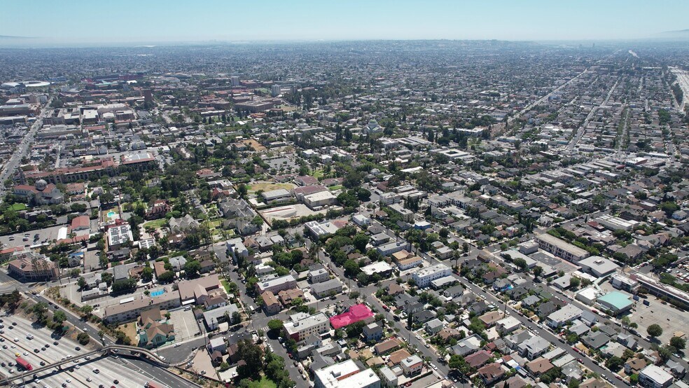 More Photos Of 1978 Bonsallo Ave, Los Angeles Apartments For Sale